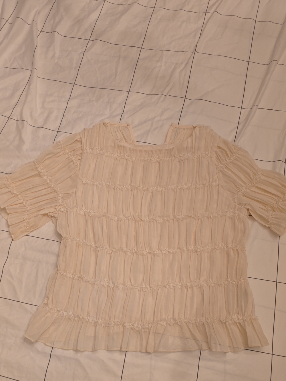 Cream Ruffled Short Sleeve Blouse Size L